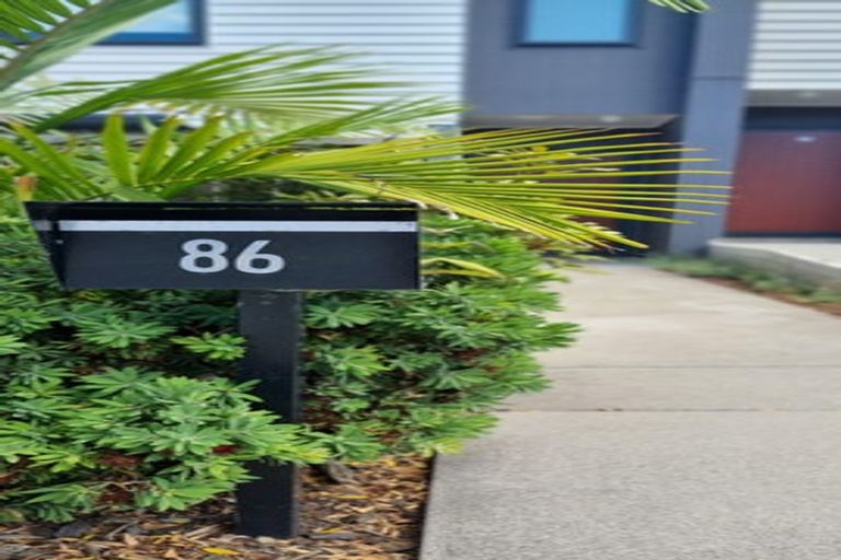 Photo of property in 86 Matawhanga Drive, Wattle Downs, Auckland, 2103