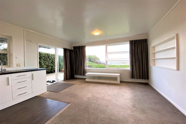 Photo of property in 1/23a Seaview Road, Castor Bay, Auckland, 0620