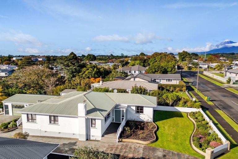 Photo of property in 10 Hurdon Street, Hurdon, New Plymouth, 4310