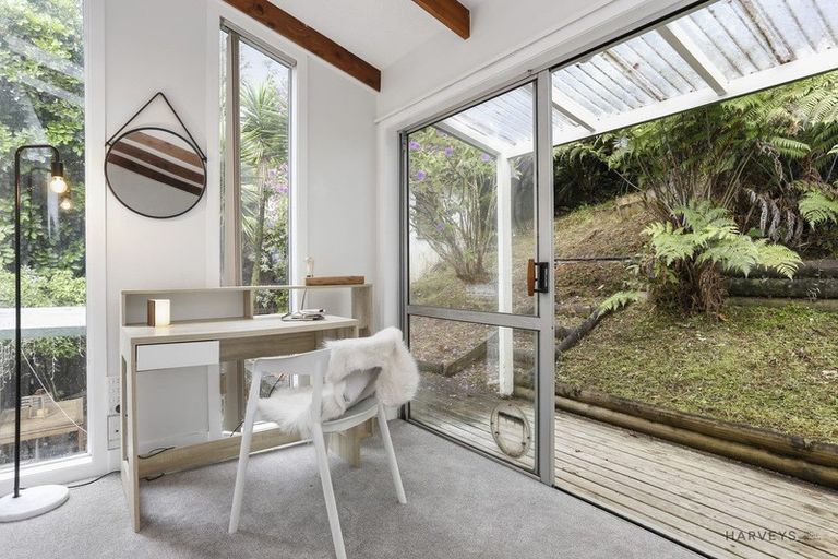 Photo of property in 68 Wood Bay Road, Titirangi, Auckland, 0604