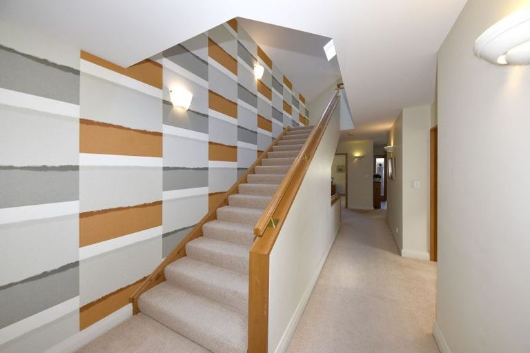 Photo of property in 12 Overdale Drive, Cashmere, Christchurch, 8022