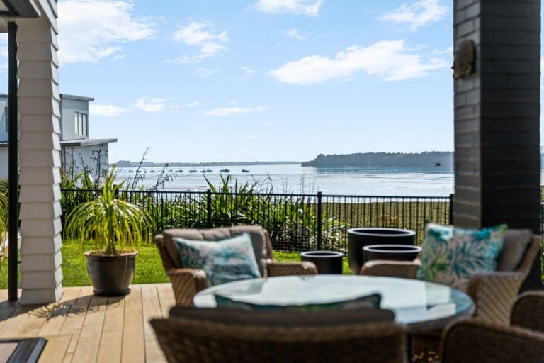 Photo of property in 30 Lakeside Terrace, Omokoroa, 3114