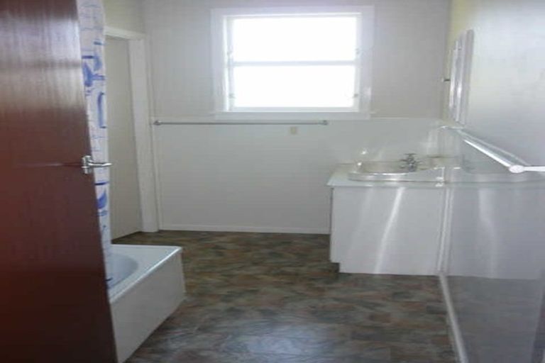 Photo of property in 4 Duke Place, New Plymouth, 4310