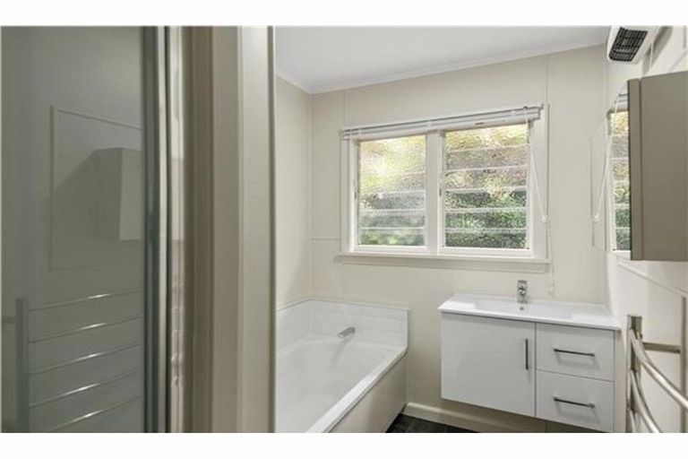 Photo of property in 12 Jennifer Street, Bryndwr, Christchurch, 8053