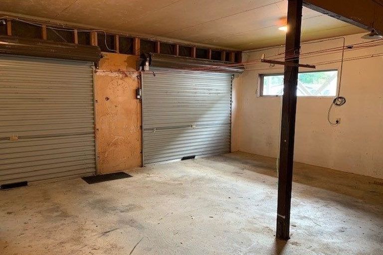 Photo of property in 15 Fyvie Avenue, Tawa, Wellington, 5028