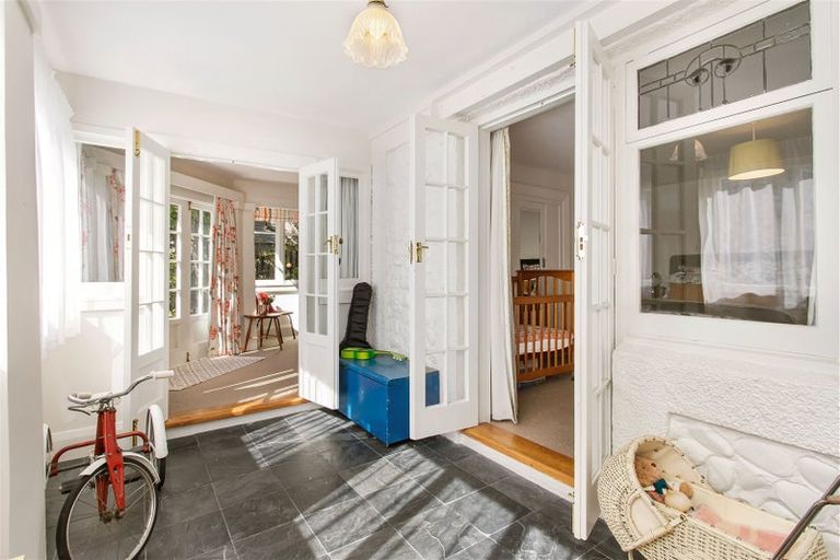 Photo of property in 2 Gwynfa Avenue, Cashmere, Christchurch, 8022