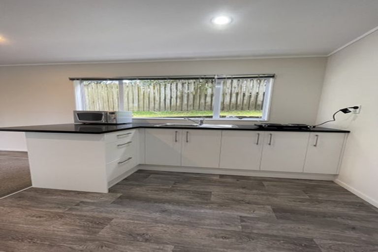 Photo of property in 3 Camilla Grove, Totara Vale, Auckland, 0629