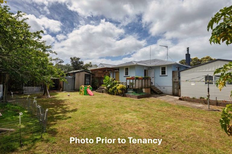 Photo of property in 1 Sarona Avenue, Glen Eden, Auckland, 0602