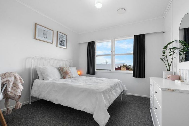 Photo of property in 180 Sandwich Road, St Andrews, Hamilton, 3200