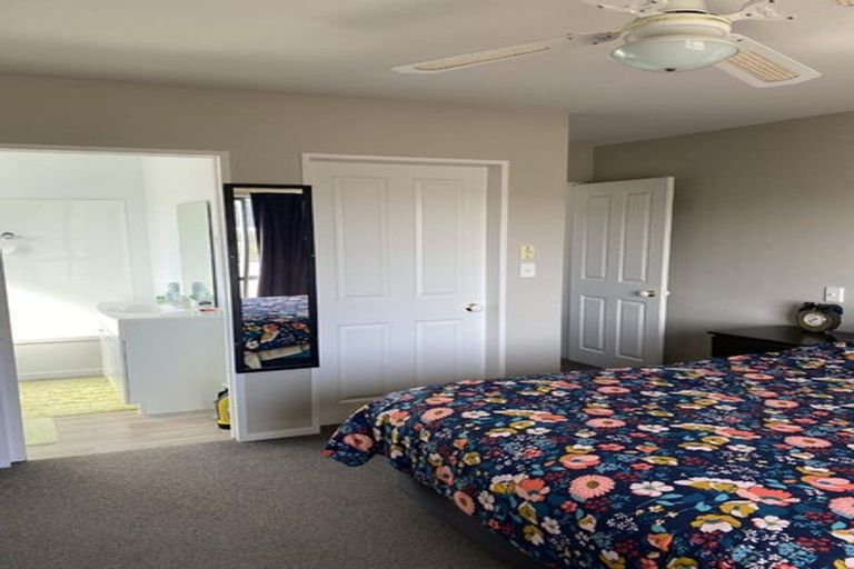 Photo of property in 74 Samwell Drive, Whitby, Porirua, 5024