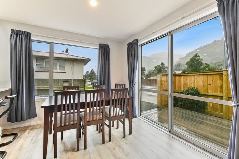 Photo of property in 53 Wairau Road, Picton, 7220