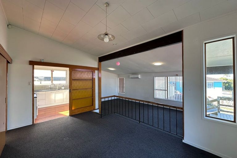 Photo of property in 180 Mahia Road, Wattle Downs, Auckland, 2103