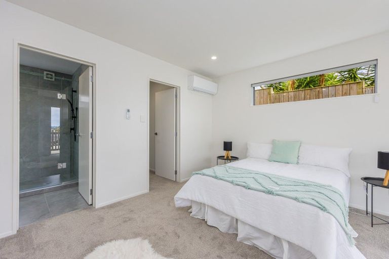 Photo of property in 298a Sunset Road, Windsor Park, Auckland, 0632