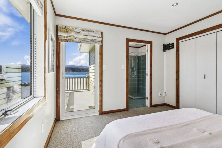 Photo of property in 157 Breaker Bay Road, Breaker Bay, Wellington, 6022