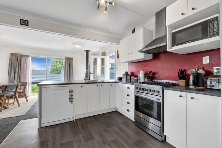 Photo of property in 140 Miranda Street, Stratford, 4332