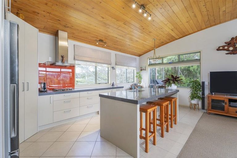Photo of property in 16 Endeavour Place, Cooks Beach, Whitianga, 3591