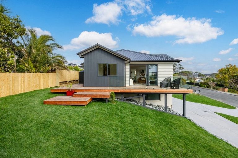 Photo of property in 12a Walbrook Road, Manly, Whangaparaoa, 0930