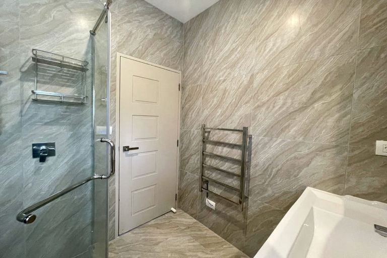 Photo of property in 245a Hill Road, The Gardens, Auckland, 2105