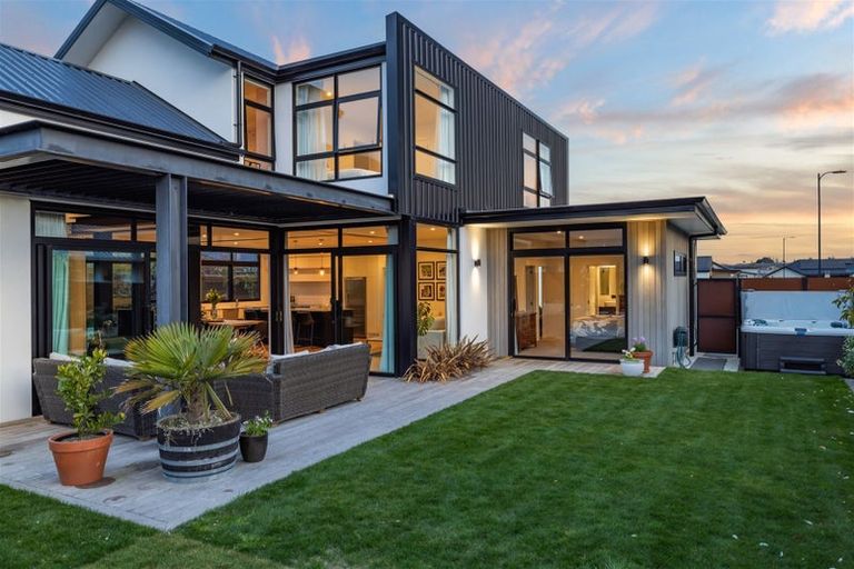 Photo of property in 6 O'rourke Place, Casebrook, Christchurch, 8051