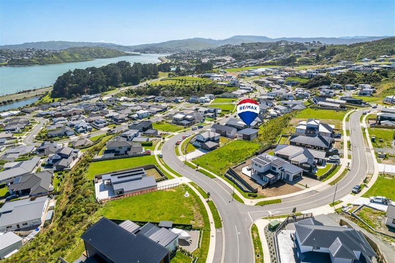 Photo of property in 37a Waitaria Terrace, Aotea, Porirua, 5024