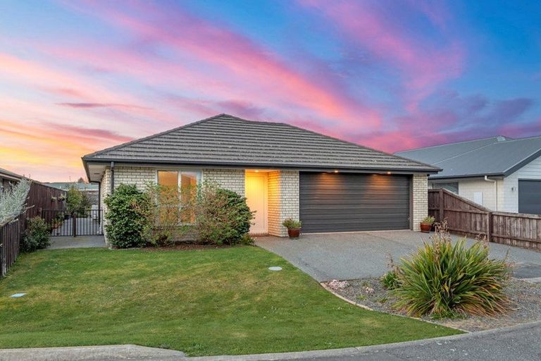 Photo of property in 12 Retallick Way, Amberley, 7410