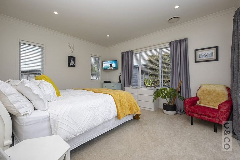 Photo of property in 14 Floyd Road, Riverhead, 0820