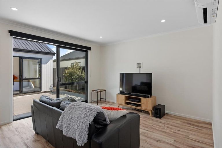 Photo of property in 16 Wimbledon Lane, Halswell, Christchurch, 8025