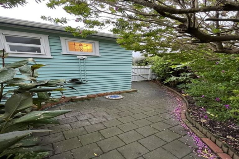 Photo of property in 1 Sunset Parade, Plimmerton, Porirua, 5026