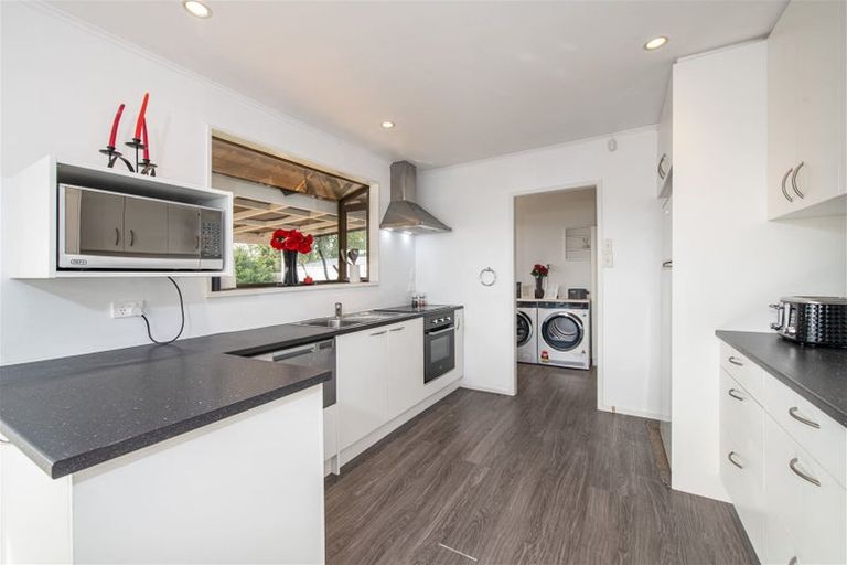 Photo of property in 8 Forest Hill Road, Henderson, Auckland, 0612