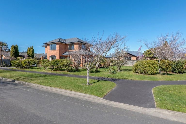 Photo of property in 2 Harrys Way, Redwood, Christchurch, 8051