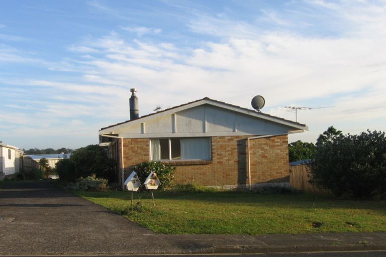 Photo of property in 75 Bruce Road, Glenfield, Auckland, 0629