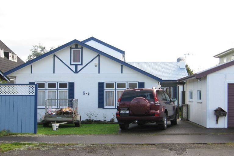 Photo of property in 10 Jensen Street, Hokowhitu, Palmerston North, 4410