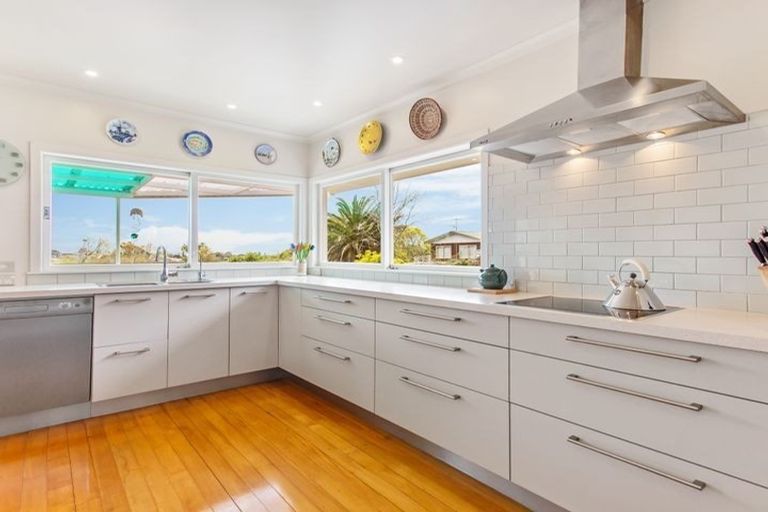 Photo of property in 41 Ridge Road, Howick, Auckland, 2014