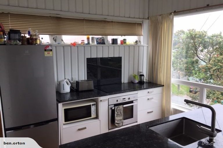 Photo of property in 60 Mortimer Terrace, Brooklyn, Wellington, 6021