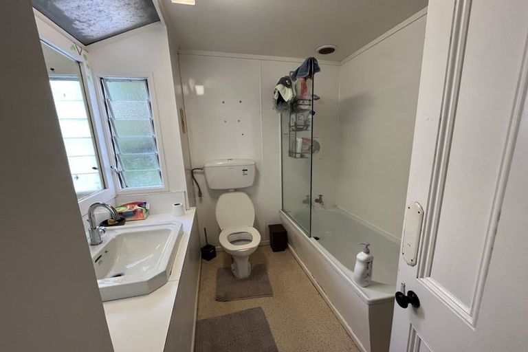 Photo of property in 86 Salamanca Road, Kelburn, Wellington, 6012