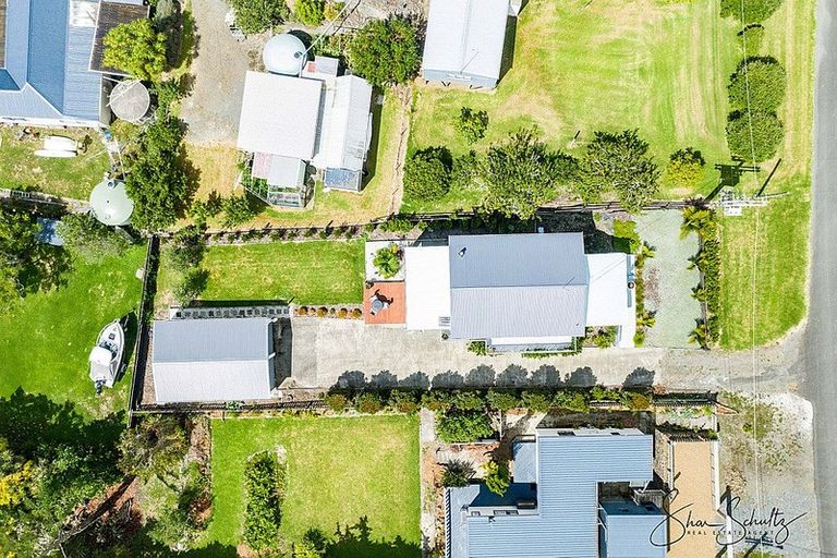 Photo of property in 4 Bonham Street, Pahi, Paparoa, 0571