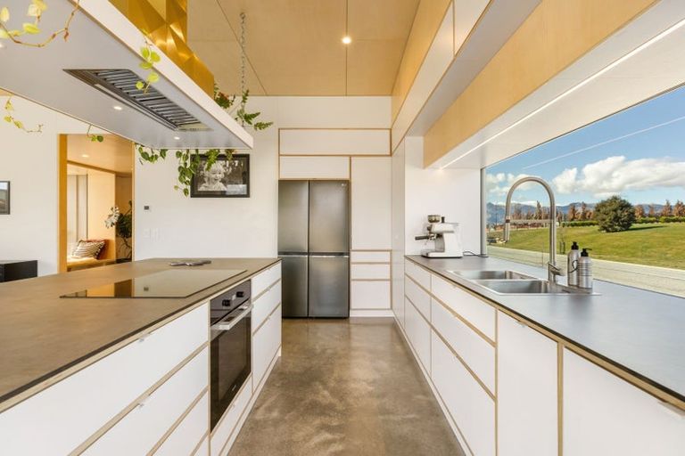 Photo of property in 6 Pounamu Avenue, Albert Town, Wanaka, 9305