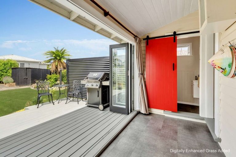 Photo of property in 56 Queenwood Road, Levin, 5510