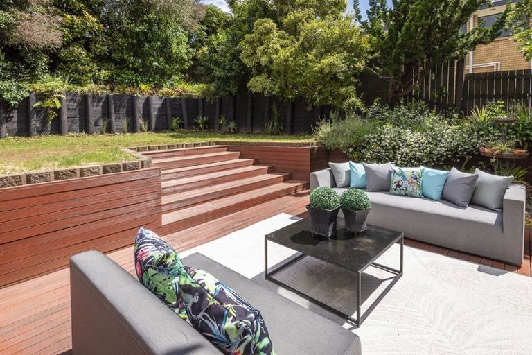 Photo of property in 9 Ramoana Mews, Shelly Park, Auckland, 2014