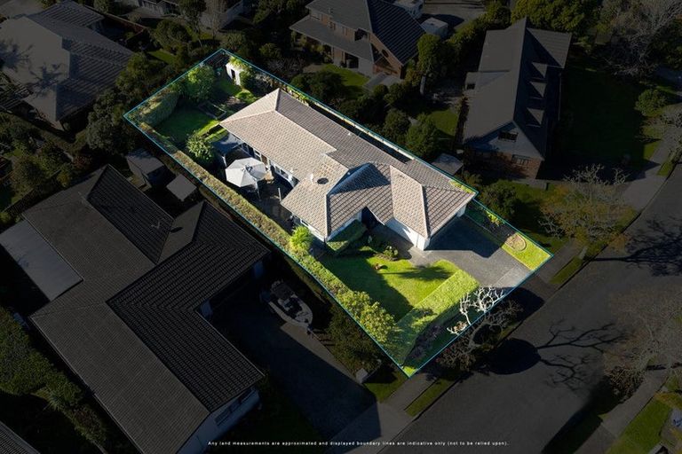 Photo of property in 15 Glucina Avenue, West Harbour, Auckland, 0618