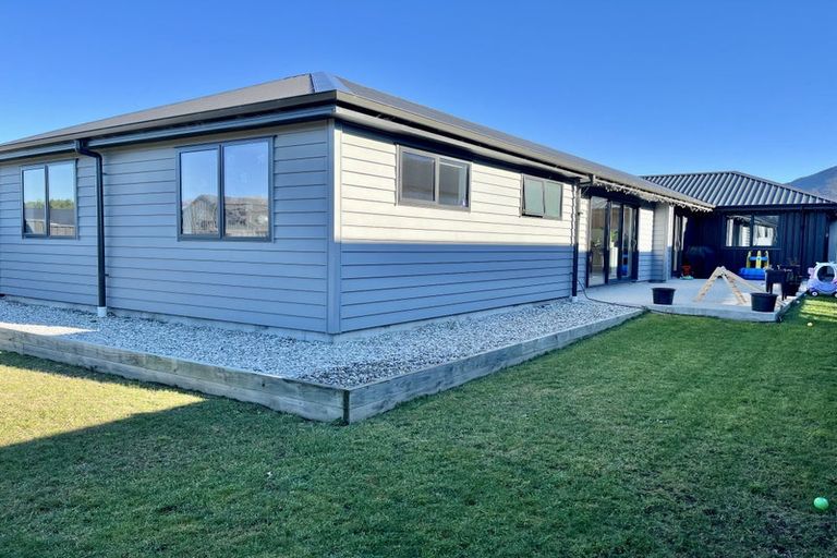 Photo of property in 13 Dunn Street, Lake Hawea, 9382