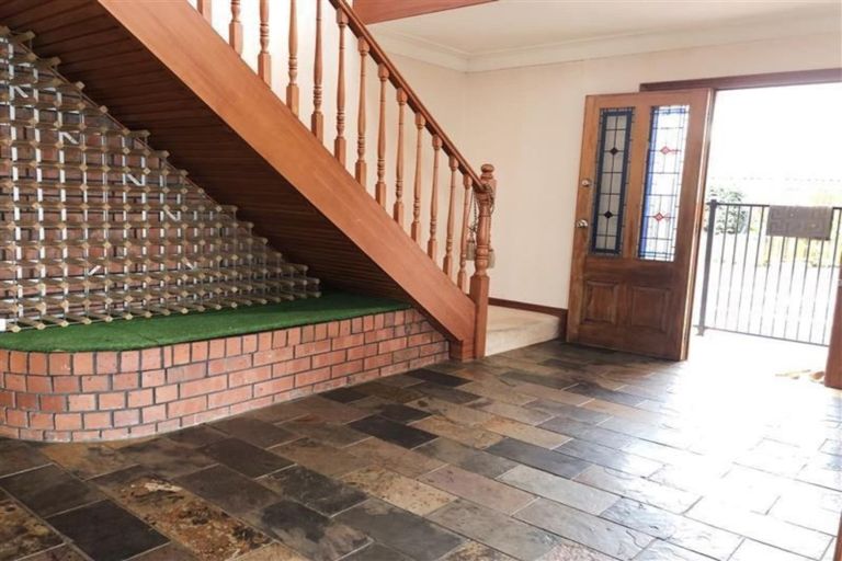 Photo of property in 10 Gigi Place, Conifer Grove, Takanini, 2112