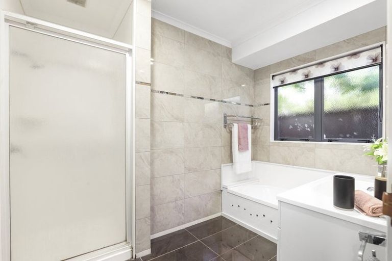 Photo of property in 49 Ayrshire Drive, Grandview Heights, Hamilton, 3200