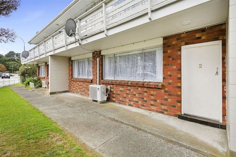 Photo of property in 2/246 Main Road, Tawa, Wellington, 5028