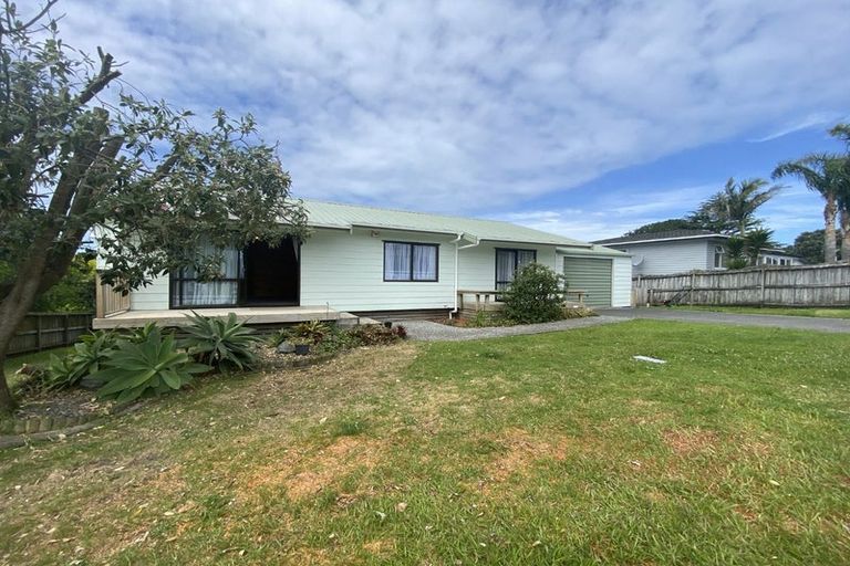 Photo of property in 2/1 Sundown Avenue, Manly, Whangaparaoa, 0930