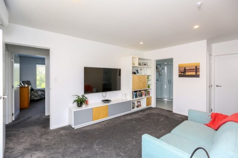 Photo of property in 51 Poplar Grove, Whalers Gate, New Plymouth, 4310