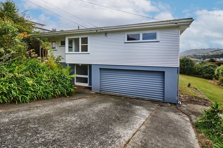 Photo of property in 44 Saint Johns Terrace, Tawa, Wellington, 5028
