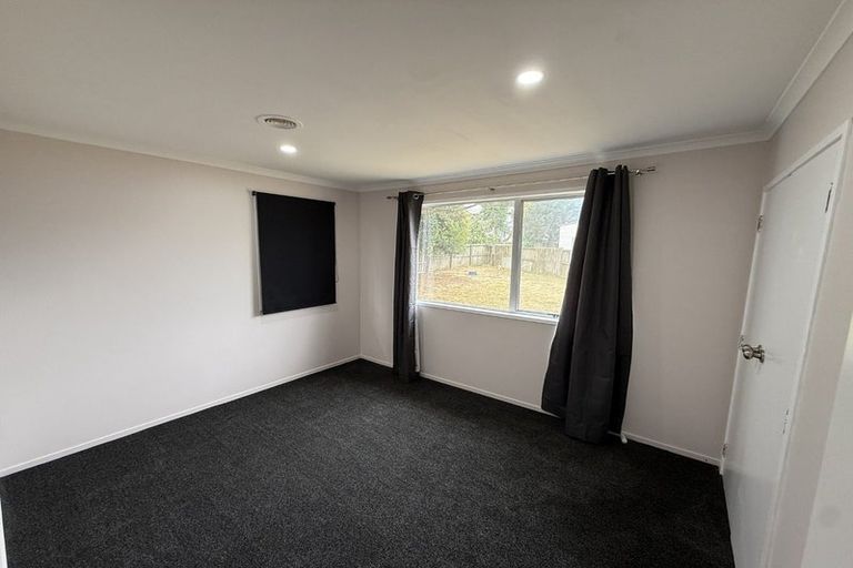 Photo of property in 20 Becker Drive, Weymouth, Auckland, 2103