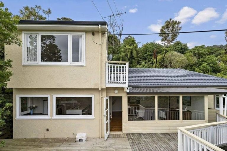 Photo of property in 15 Ferry Road, Days Bay, Lower Hutt, 5013