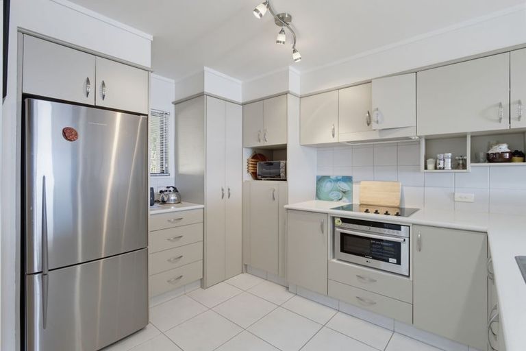 Photo of property in Beachpoint Apartments, 2/5 West End Road, Ohope, 3121